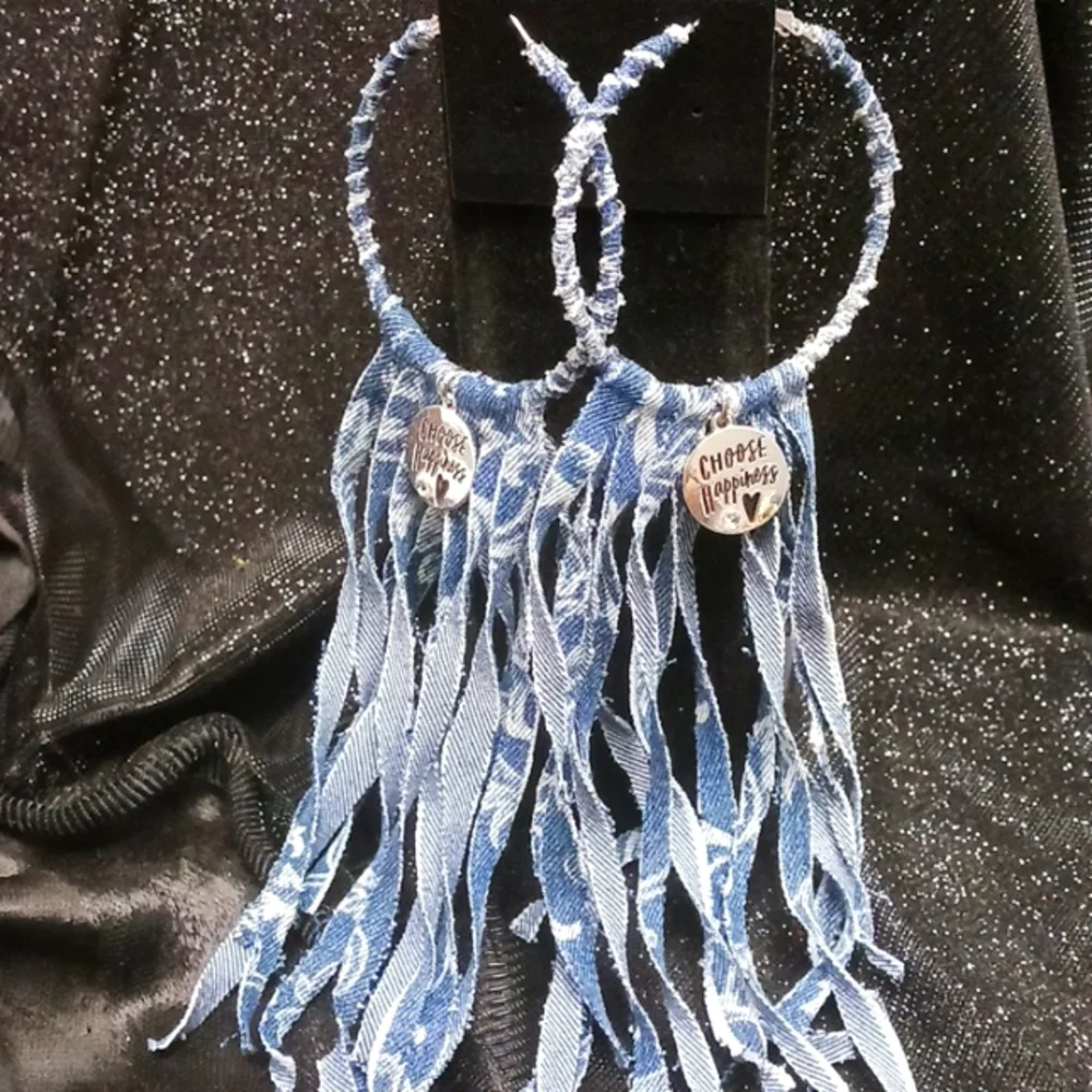 Earrings - Picture 1 of 1
